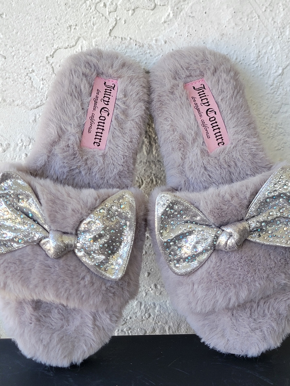 Juicy Couture Women’s Fluffy Fuzzy Bow Slides Slippers Sandal 5-6